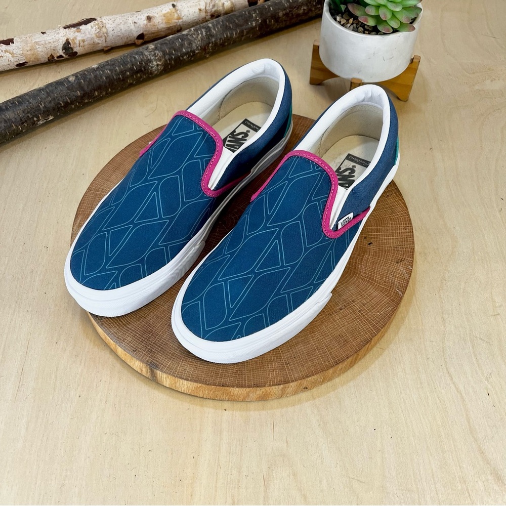 *Vans | Multi Color Blue Print Classic Slip-On Sneaker SN 721454 Size 8.5M/10L - Picture 1 of 16